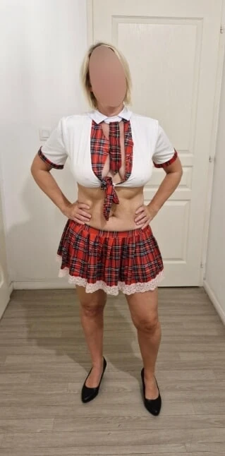 Moi, mature en ecoliere sexy