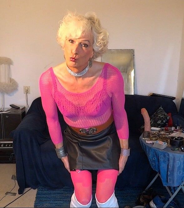 Me in pink showing Ass 30 january 2025 #10