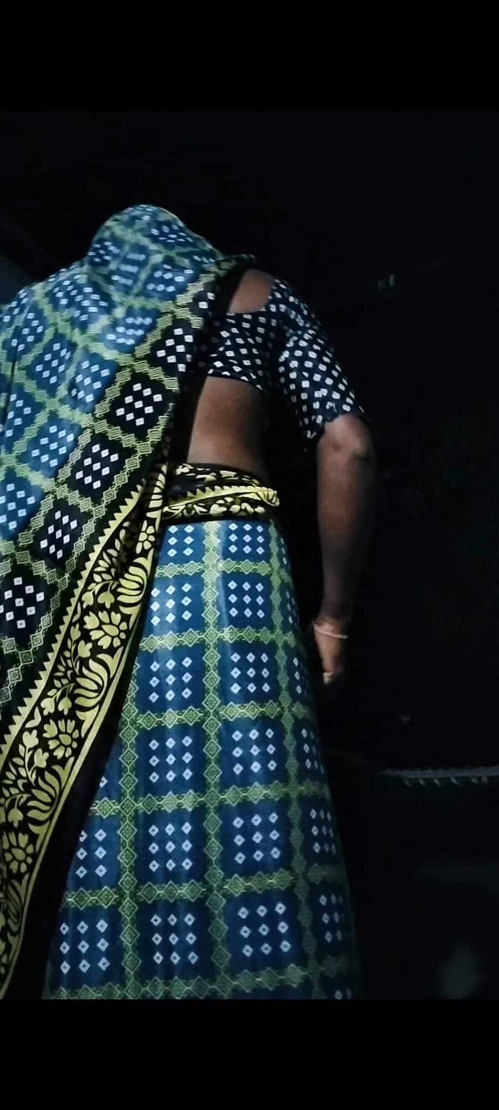 Wear saree in night #7