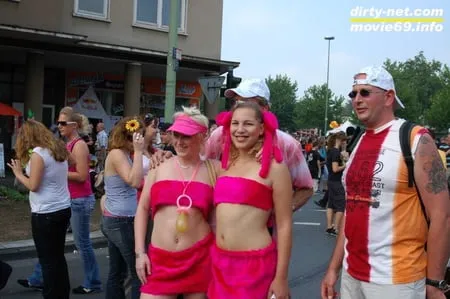 blowjob at the loveparade in essen with dany sun nathalie         