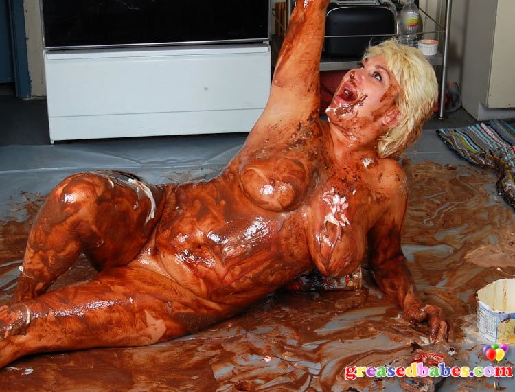 Mature Blonde Dana Hayes Wet and Messy with Ice Cream #6
