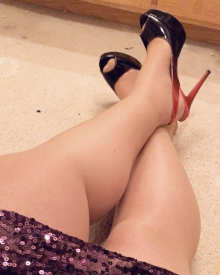 My fuck me heels.... love to be penetrated while wearing :) #14