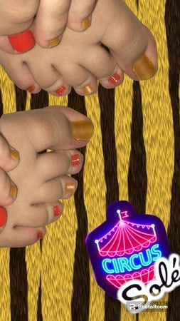 Ari’s sexy feet close up