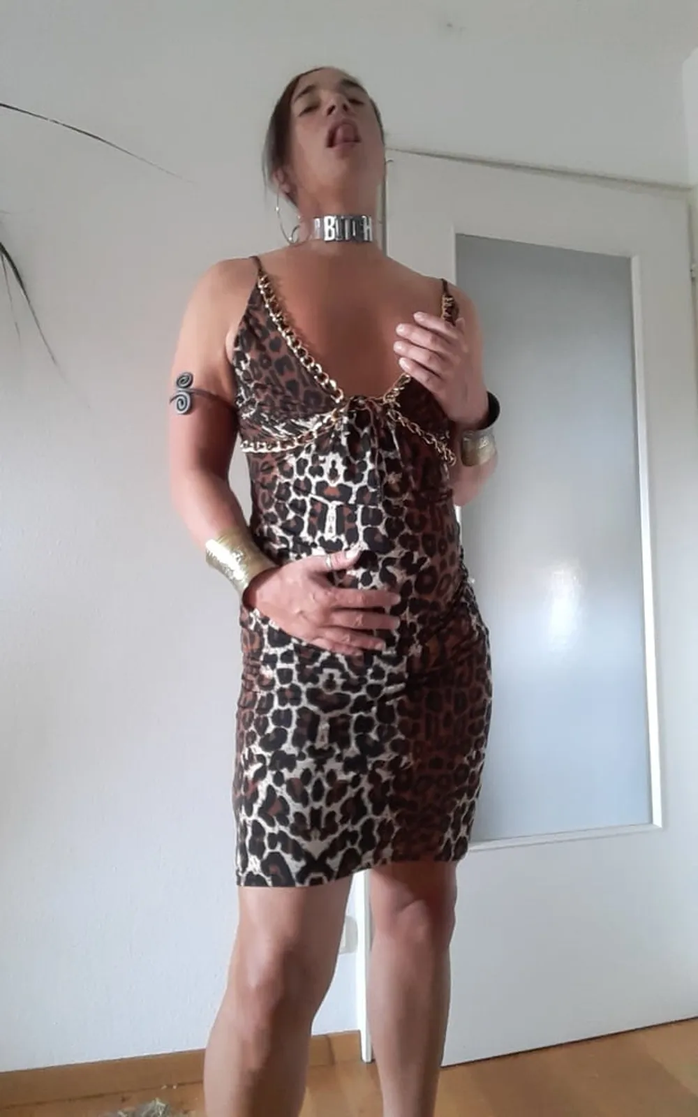 Tygra slut in leopard dress for Longdick Jack. #2