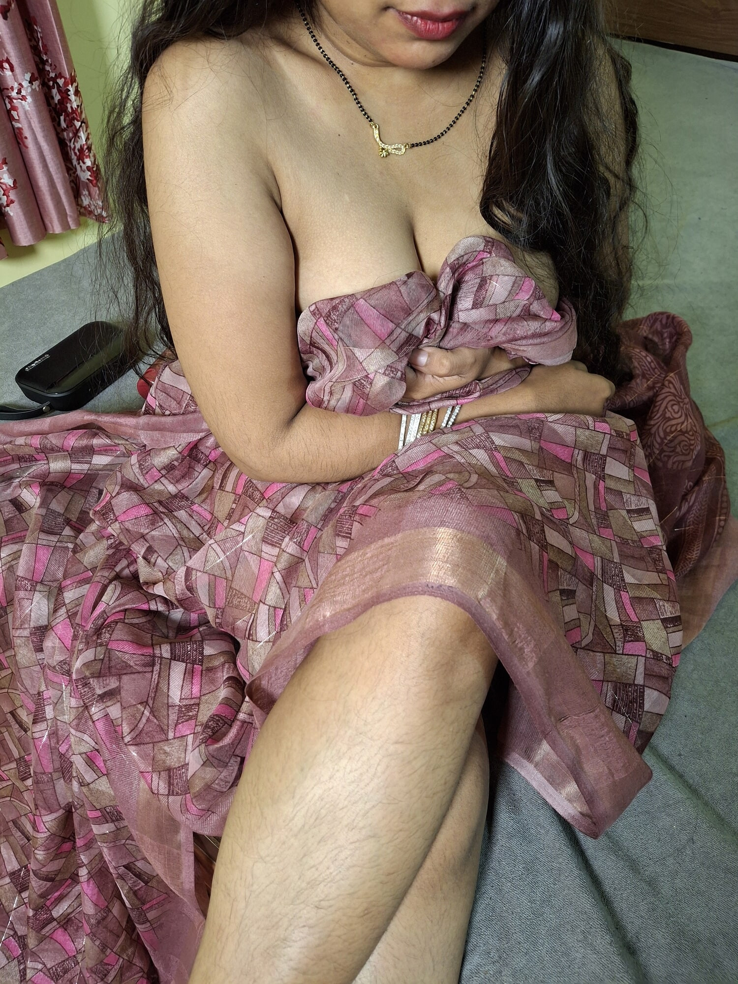 Desi Isha bhabhi getting horny   ⭐