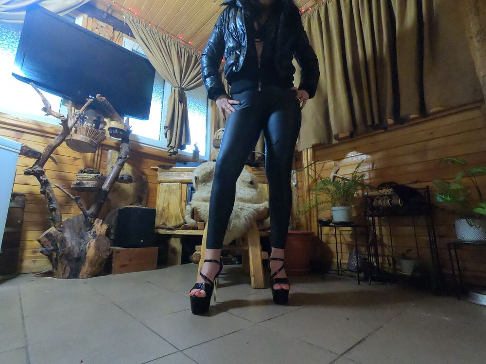 I am slut and need hard cocks. Leather and boots fetish #2