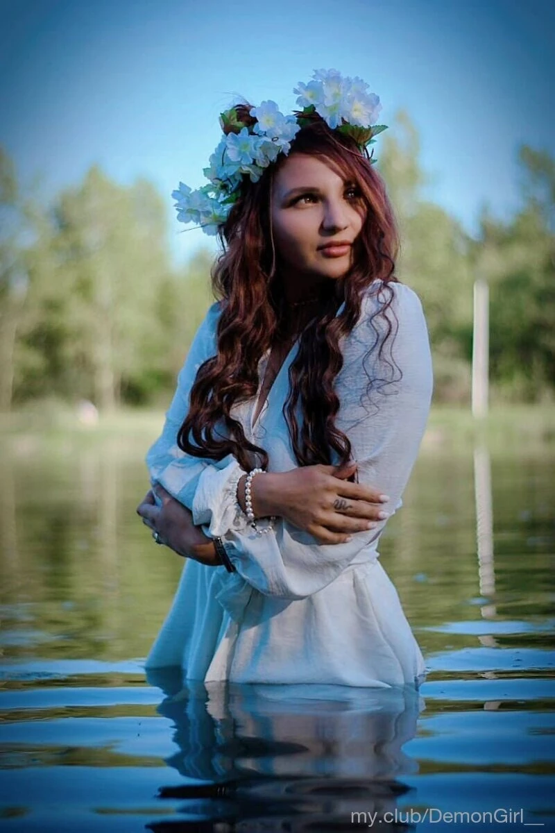 Lou Free Photos #2