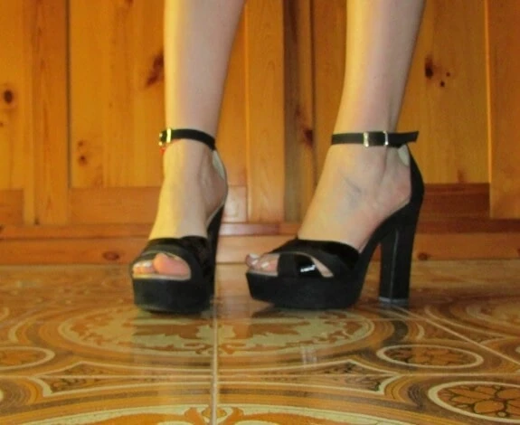 Sexy high heels and feet 💖 #37