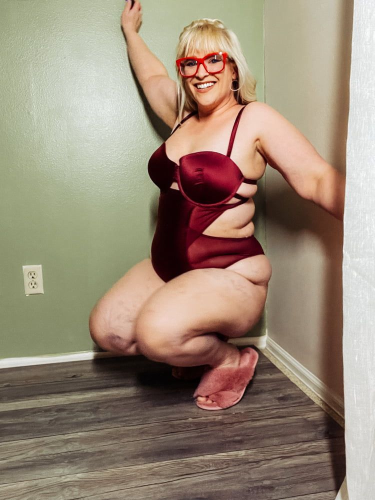 Fuzzy Pink Slippers BBW in Lingerie bends over blowjob  #11