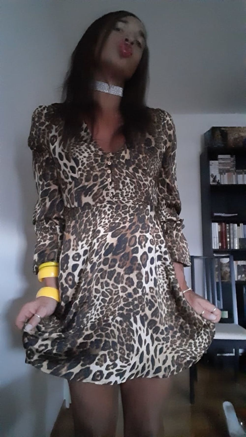 Sissy Tygra in leopard dress on 2019 octobre. #26