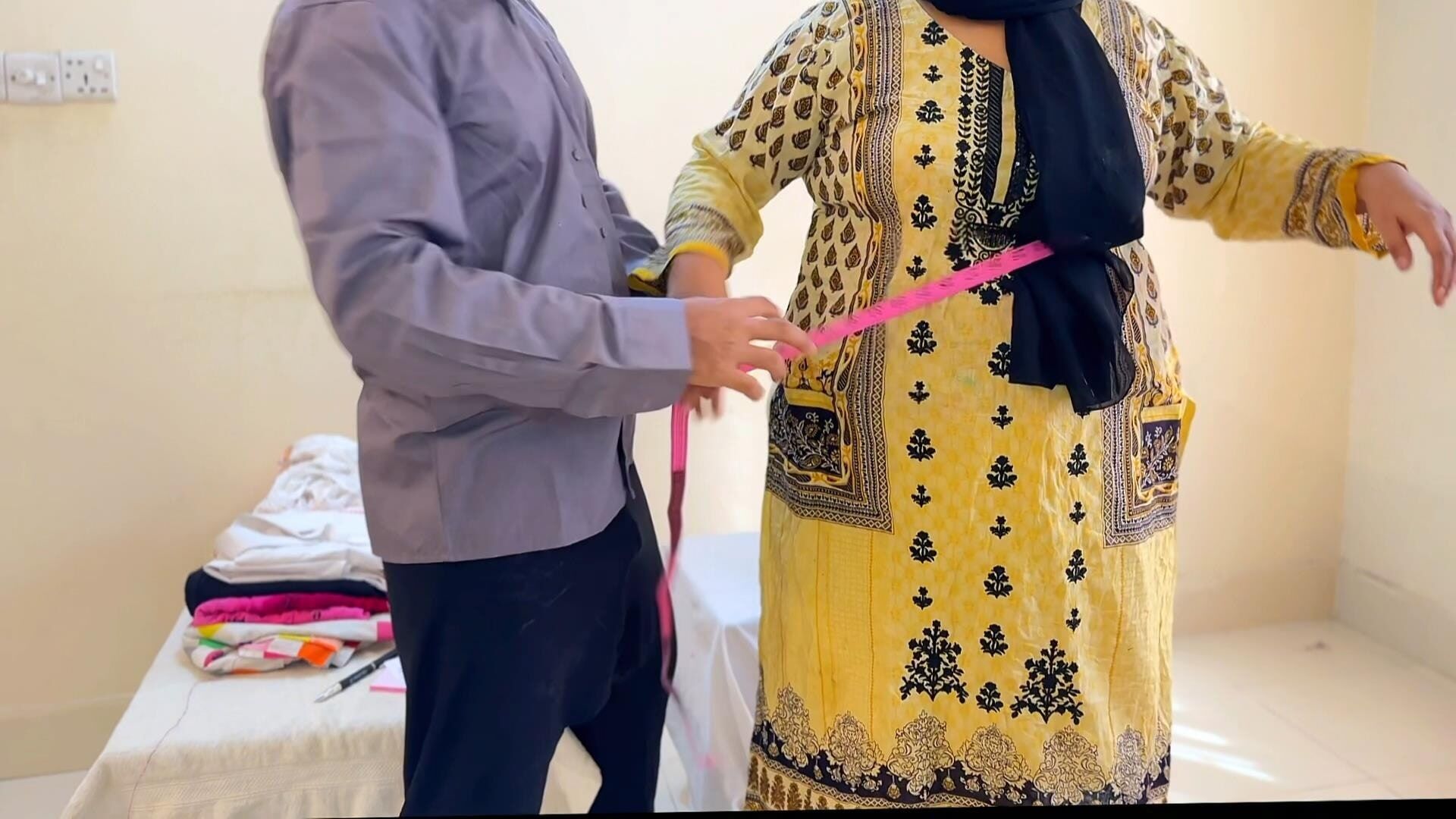 Desi Muslim Big Ass & Big Boobs Beautyful Aunty fuck tailor #5