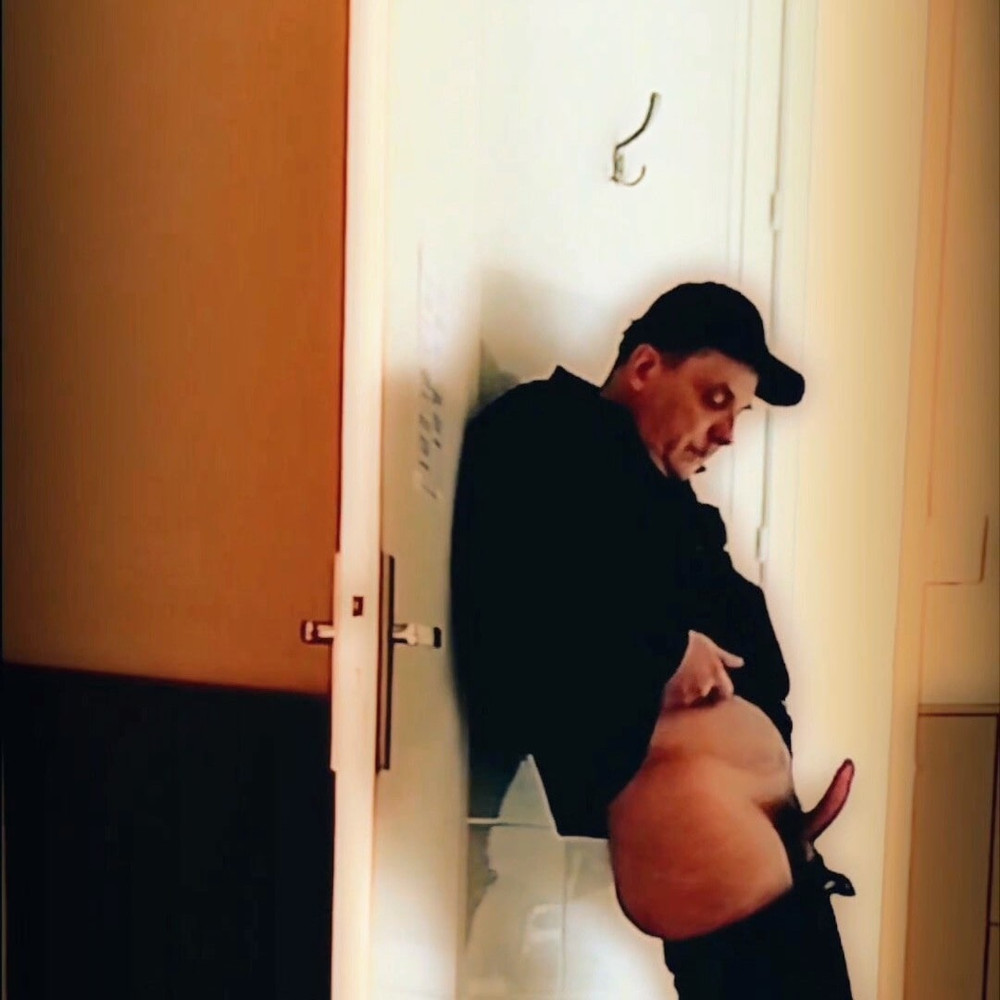 Jerk off and ass show in front of a door #8