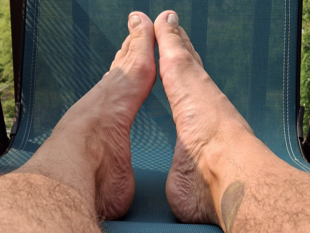 Barefoot with French pedicure #14