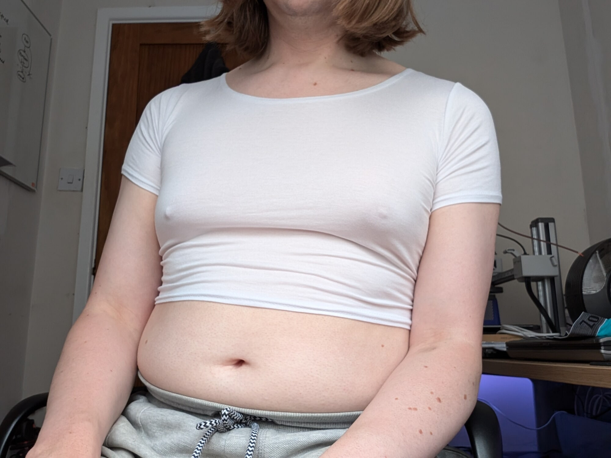 Biały crop top