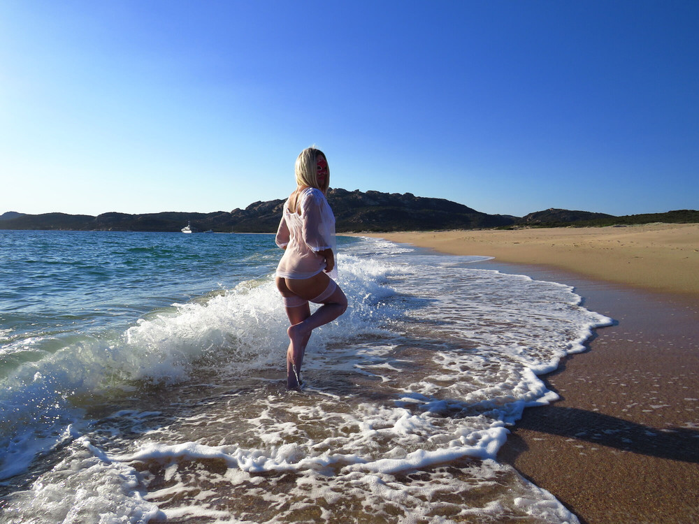 Laura on the beach, erotic photos in sexy lingerie #33