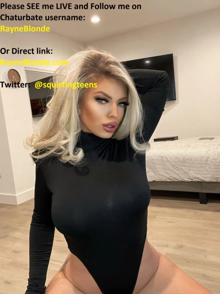 Hot Rayane big tits blonde 