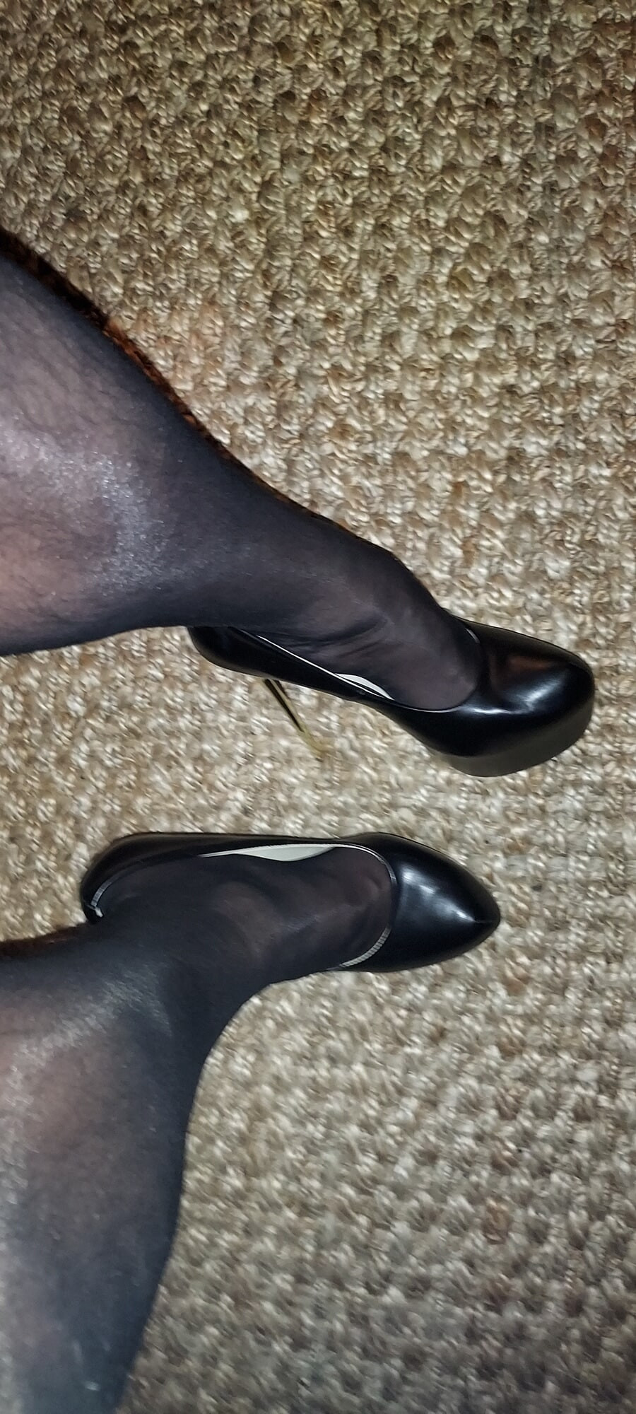 'Tis the season for shoes and stockings 🎅 #31