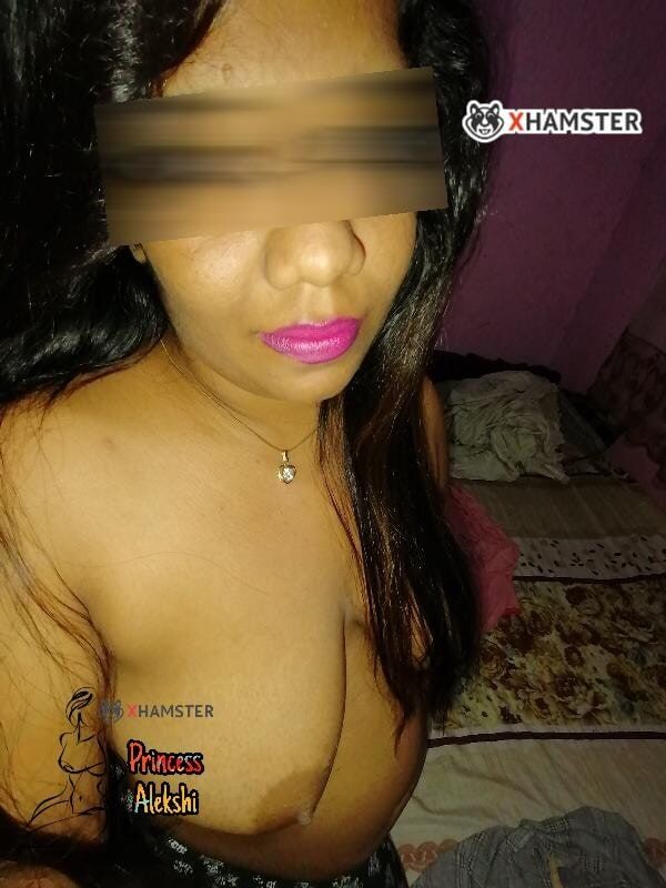 Peitos indianos. Meus peitos sensuais mostram para você. Você é como eu?