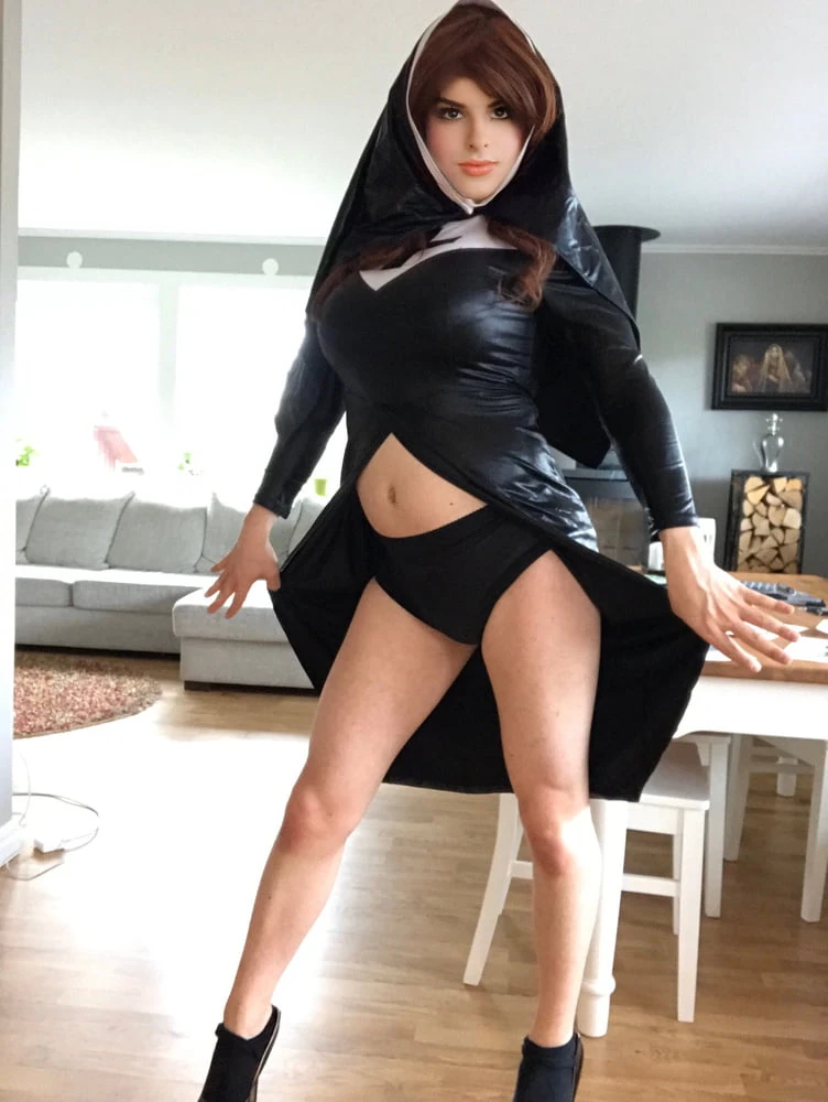 Amanda the Pinup girl #8