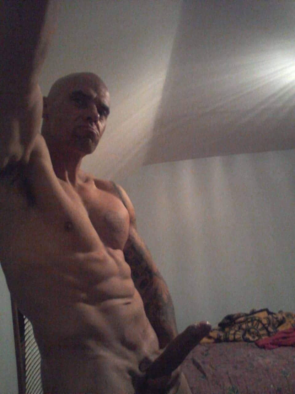 Снимки на хуй от този старец