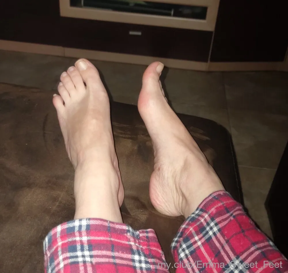 Emma Sweet Feet Free Photos #3