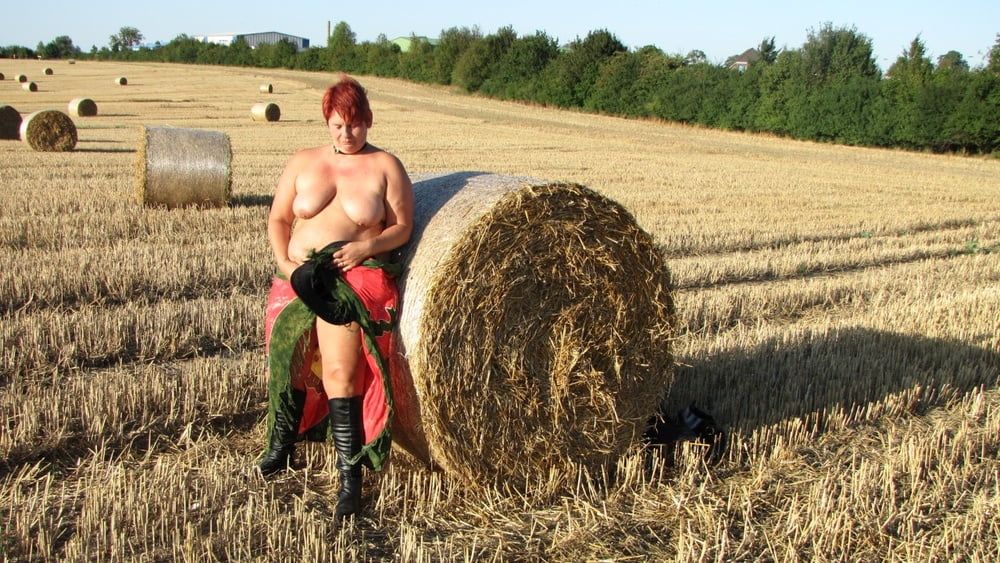 Anna naked on straw bales ... #21