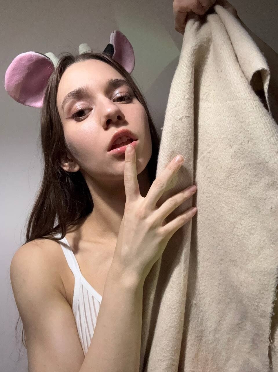 Agatha Free Photos #60