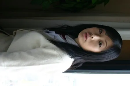 asian schoolgirl looks for some online exposure         