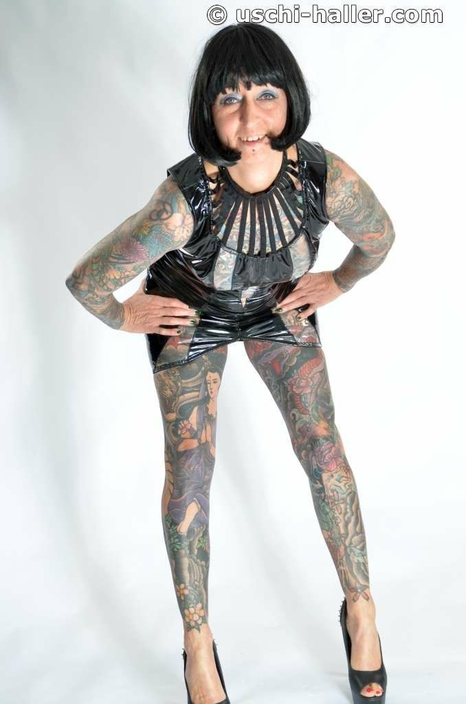 Photo shoot with full body tattooed MILF Cleo - 2 #52