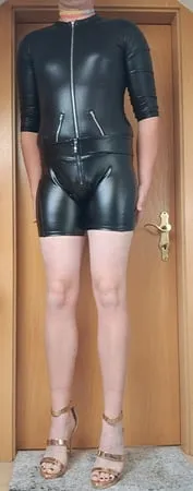 new pairadize shorts and pleaser heels         