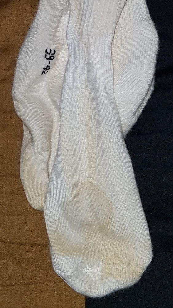 My white Socks - Pee #39