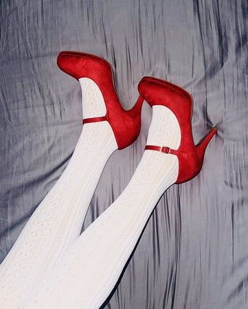 Japanese socks and red high heels. Tied up ending. 