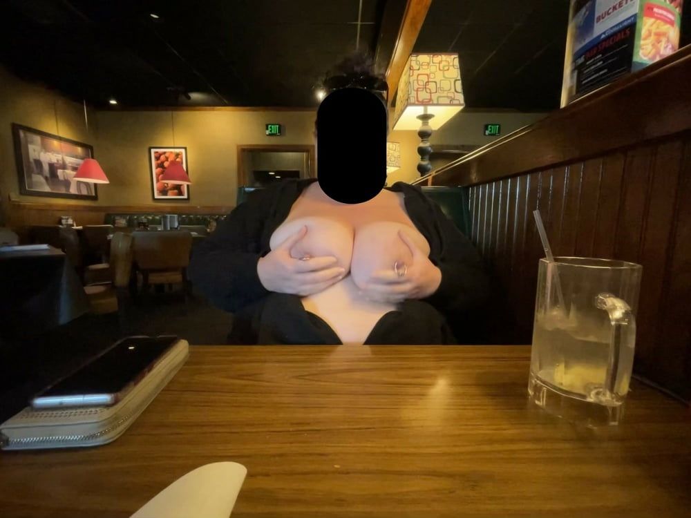 newondoncouple flashing tits at Ruby Tuesday, #7