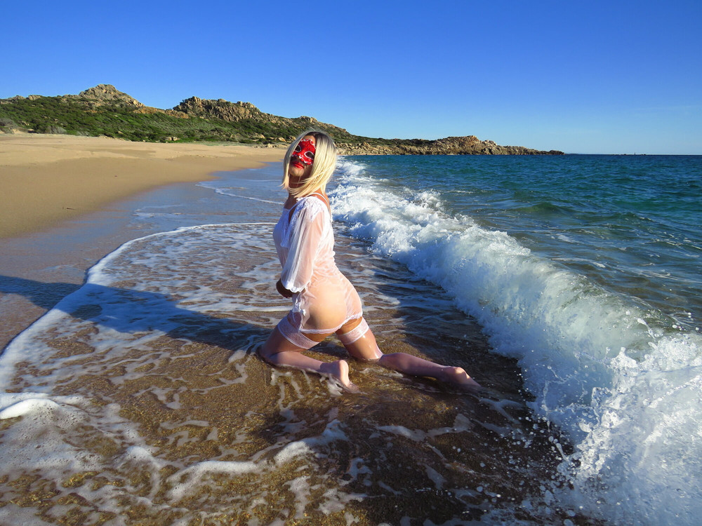 Laura on the beach, erotic photos in sexy lingerie #25