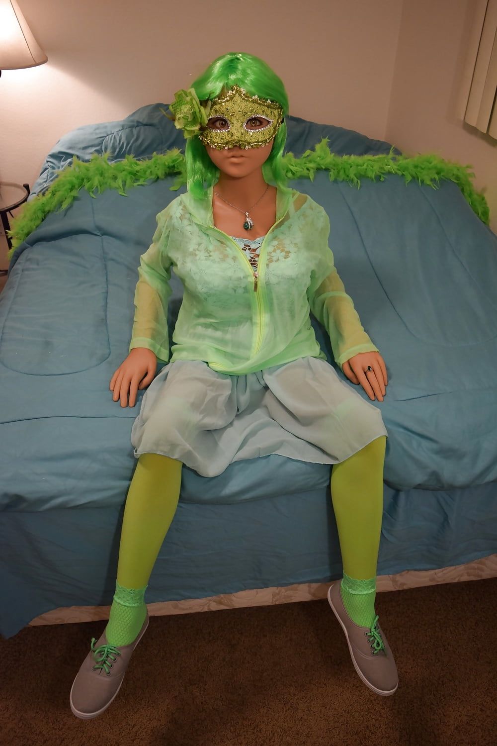 Nina's green mask