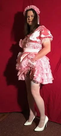 joanie pink sissy maid         