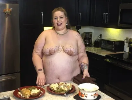 big booty blonde bbw cooking show         