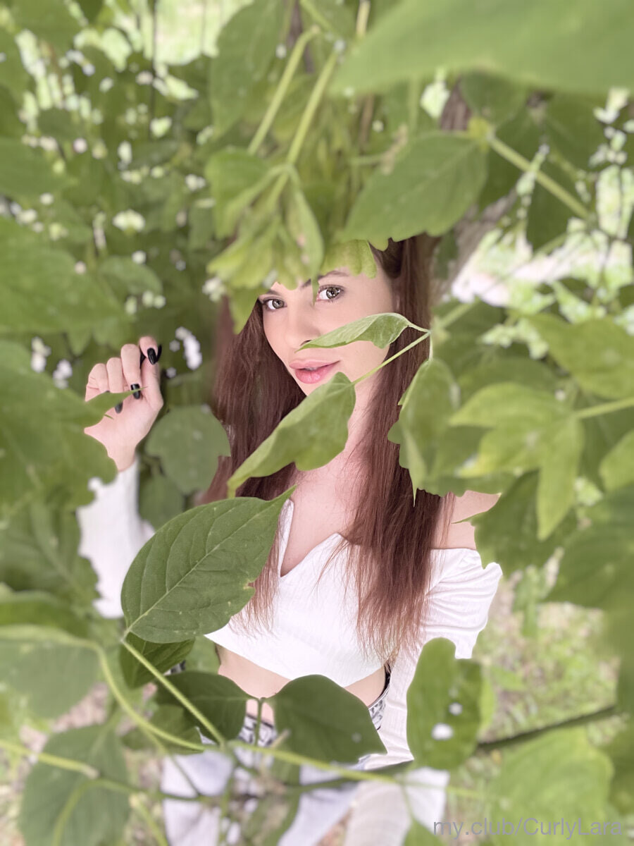 Lara Free Photos #18