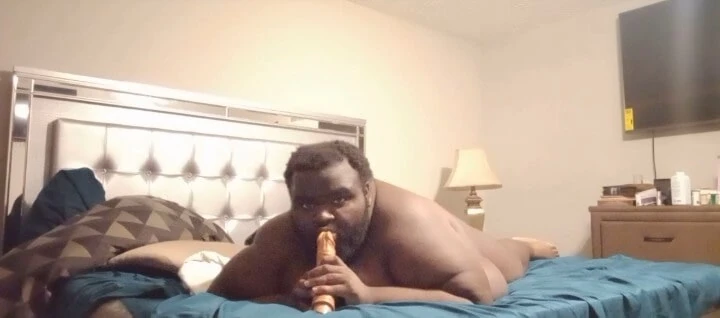 191 Pics of POV: Coast is Clear to Suck a Dildo