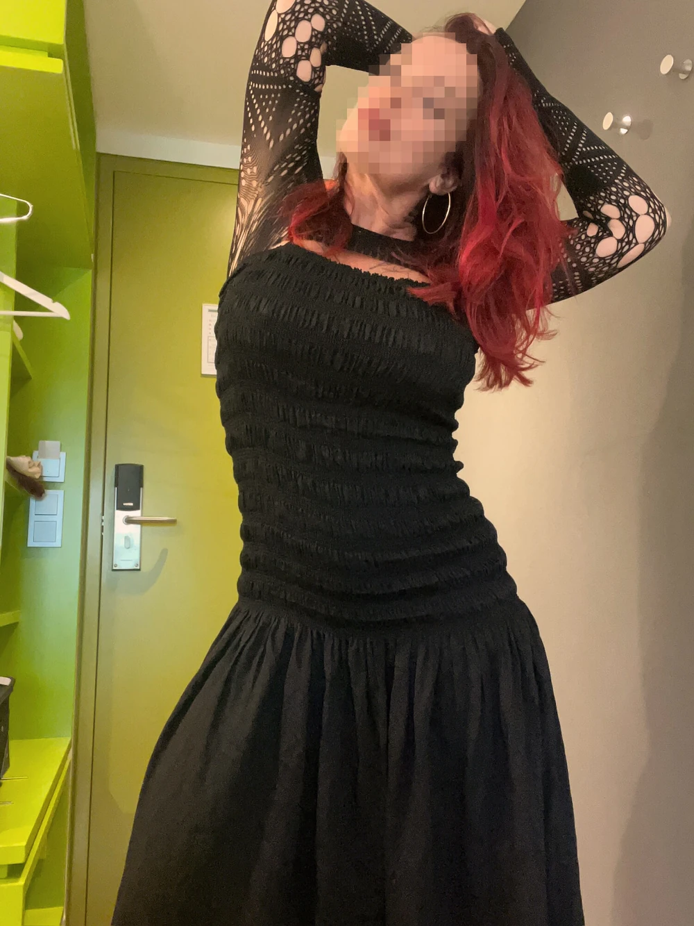 Eva bevor her Tinder Date #2