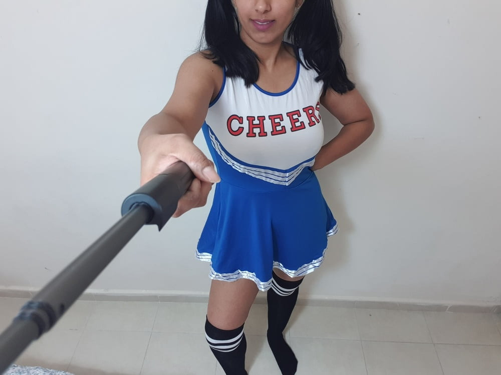  Cheerleader #17