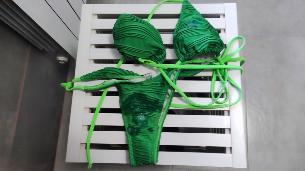 Cum on sexy green bikini #7