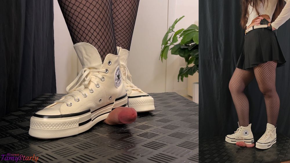 Girlfriend Full Weight Trampling in Platform Converse #11