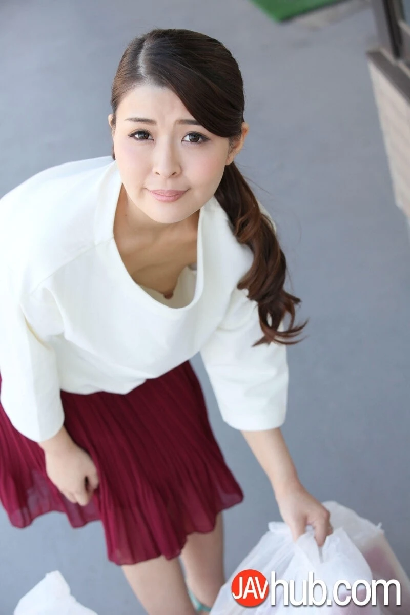 Reiko Yamanaka’s Spontaneous Outdoor Encounter 2