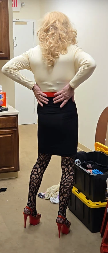 DeeDee at the office in tight top showing her tits #6