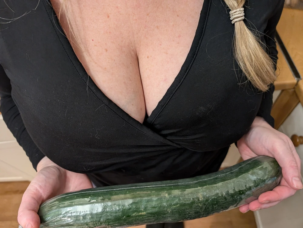 Miss Nefarious Showing Off Her Big Natural Tits #4