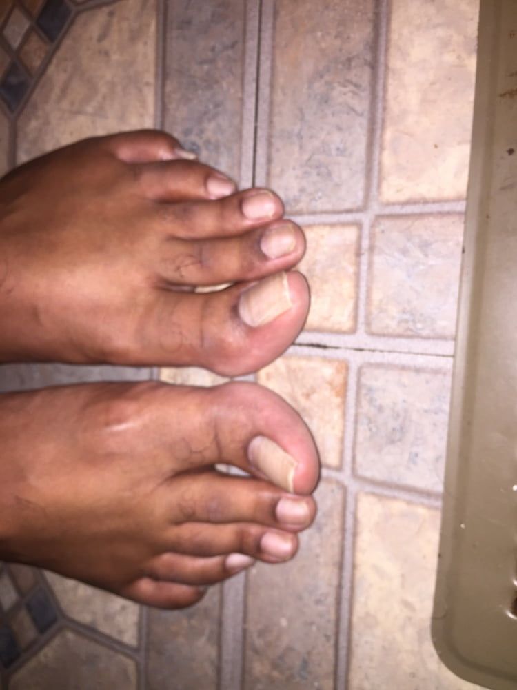 Big Foot black mens big feet male long toes nails 