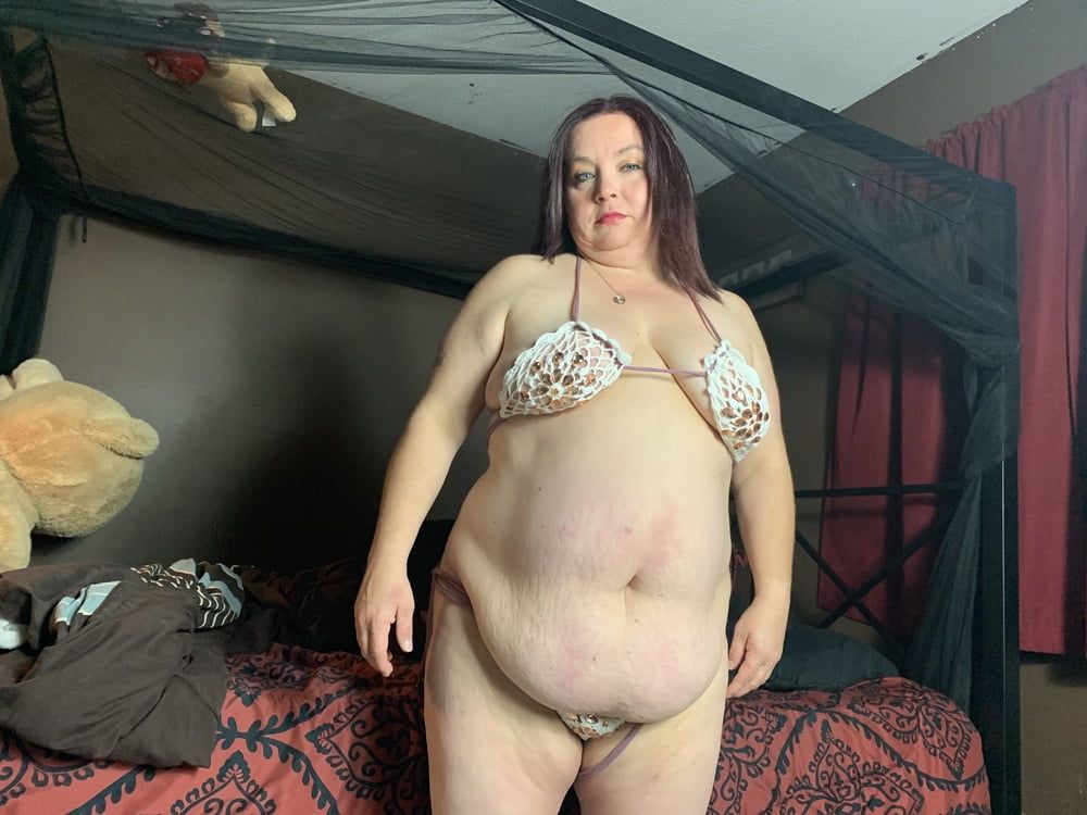 Sexy BBW Swimsuit Belly and Blowjob Photoset #50