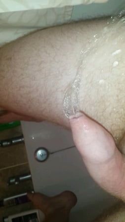 spurting pee in bath
