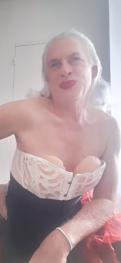 rouge vetue #8